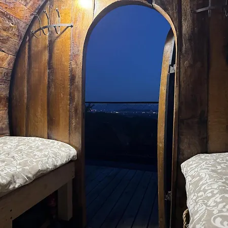 Glamping In A Wine Barrel - With A View Of Apartamento Liubliana
